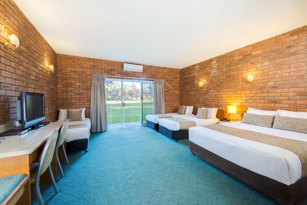 Thurgoona Country Club Resort 9/56