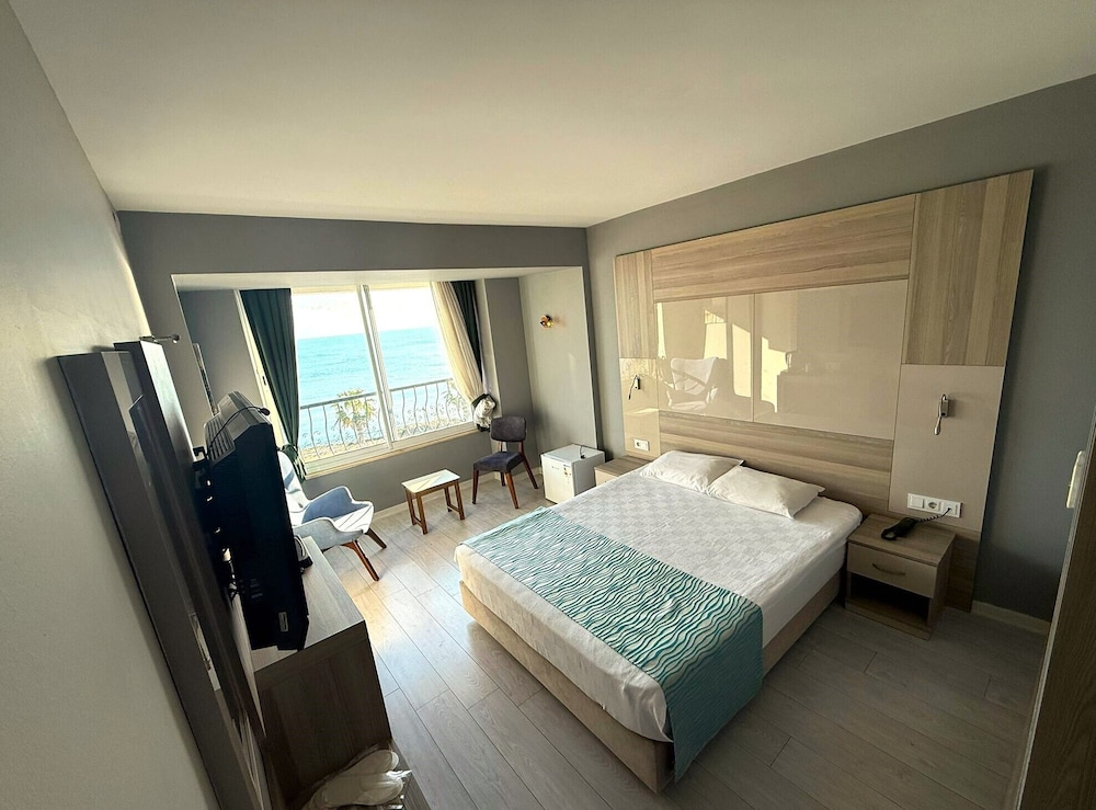 On Hotel 30/60