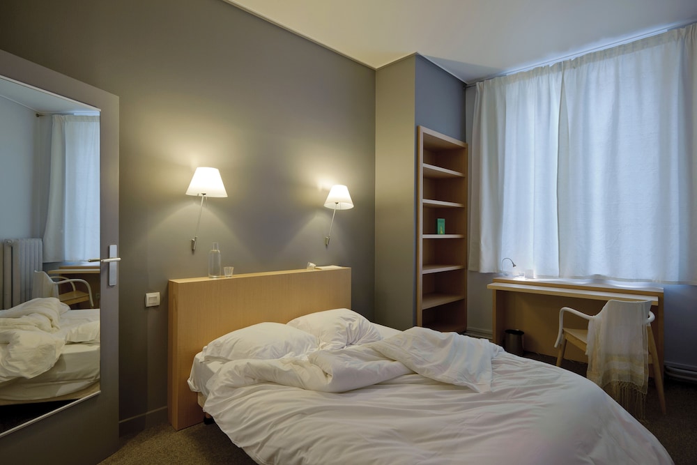 Hôtel Continental 8/32