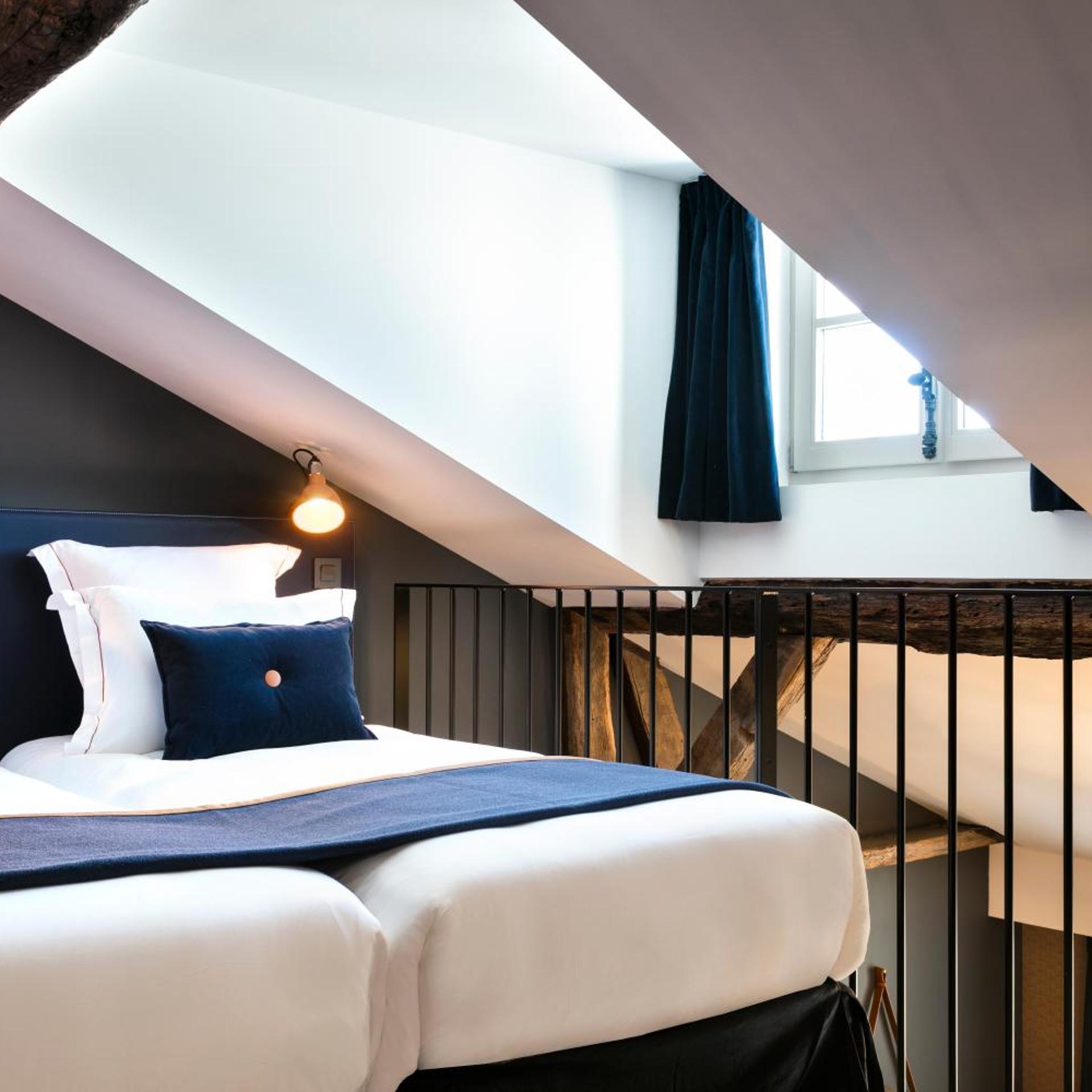 Duplex, Quadruple, Single Bed