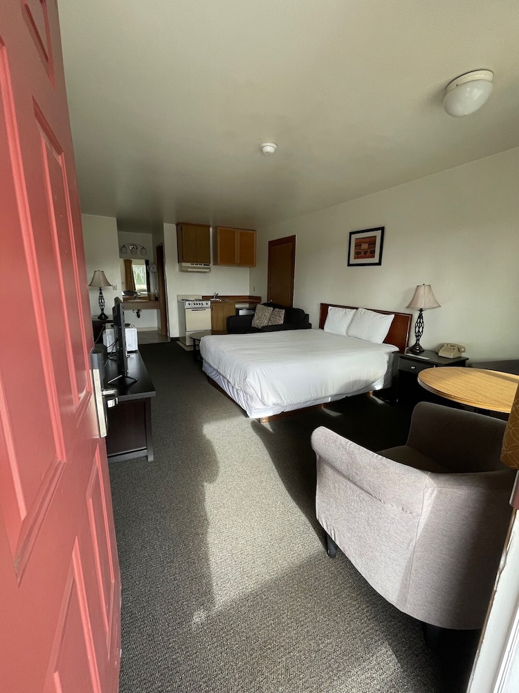 Standard, 2 Queen Beds, Kitchenette