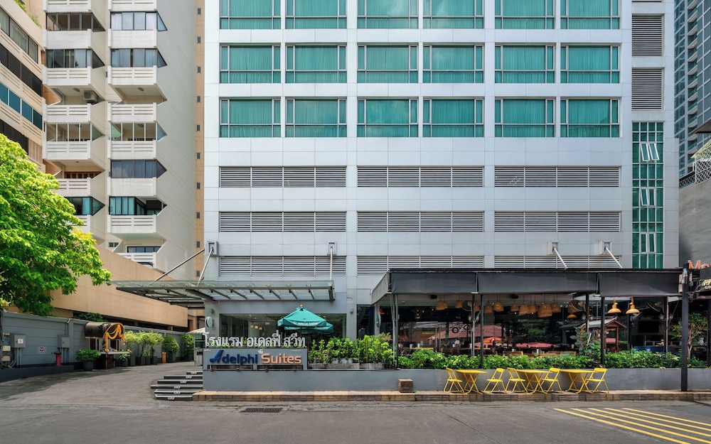 Adelphi Suites Bangkok 61/69