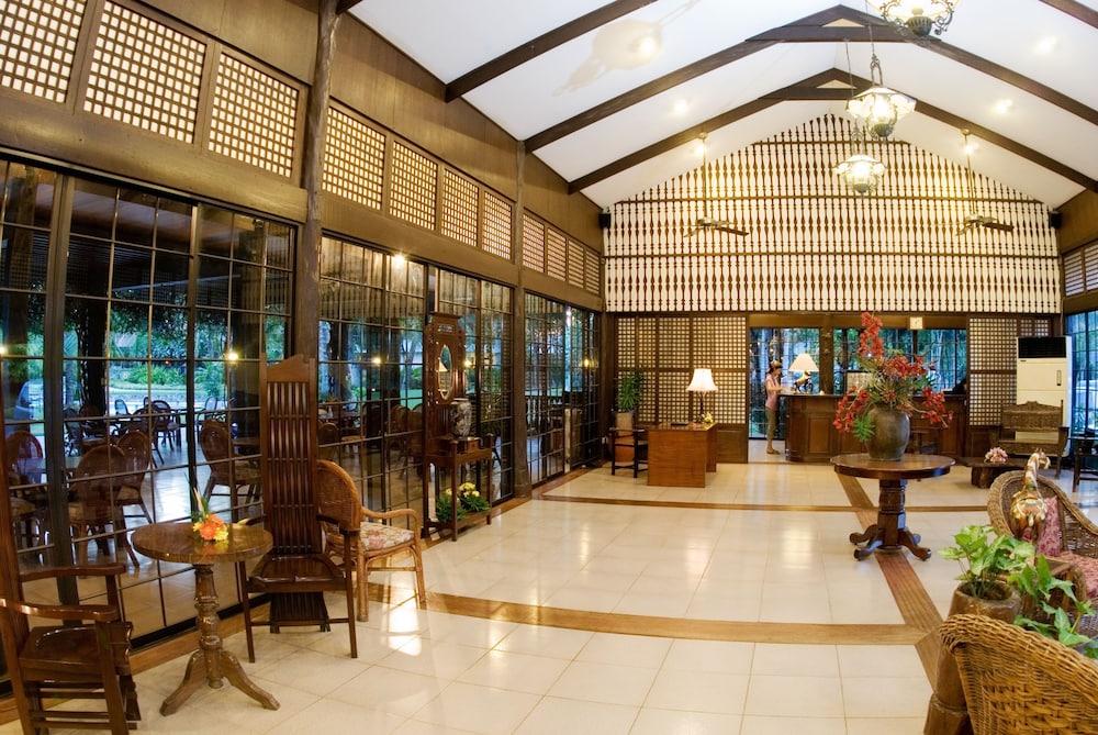 CEBU WHITE SANDS RESORT AND SPA 4/50