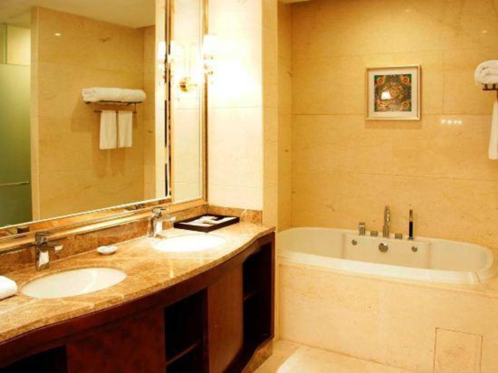 Hong Shan International Hotel 38/48