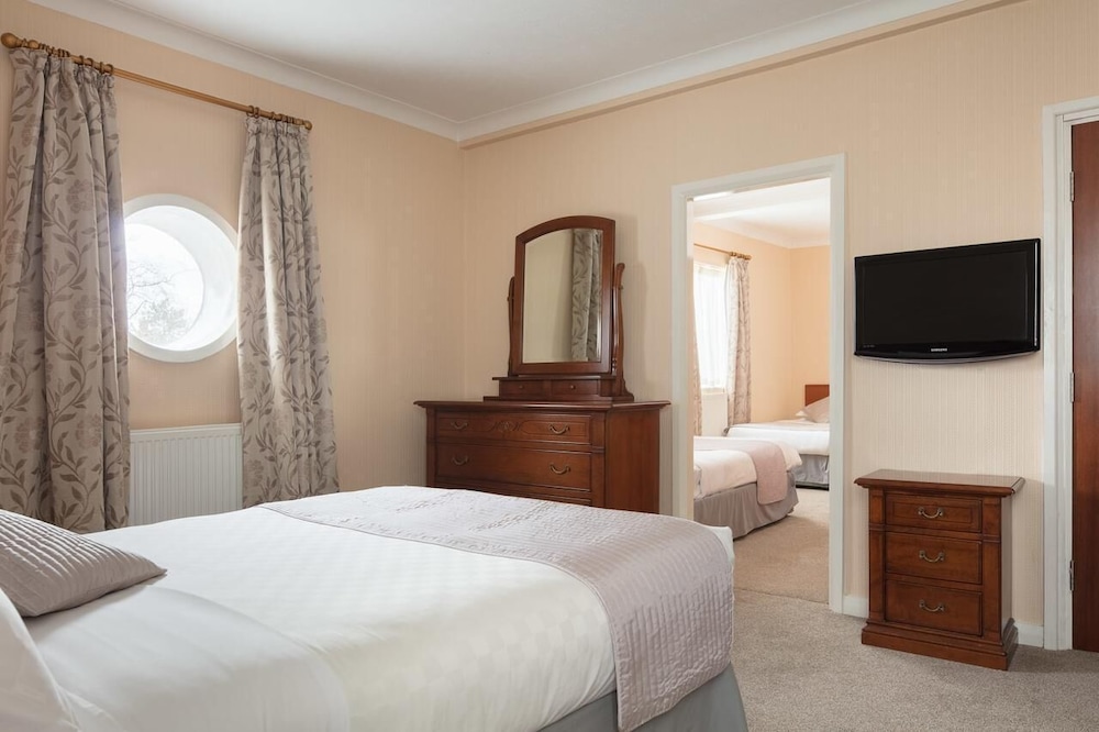 FAMILY, MULTIPLE BEDS, PRIVATE BATHROOM