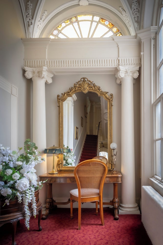 Albany House Hotel 44/57