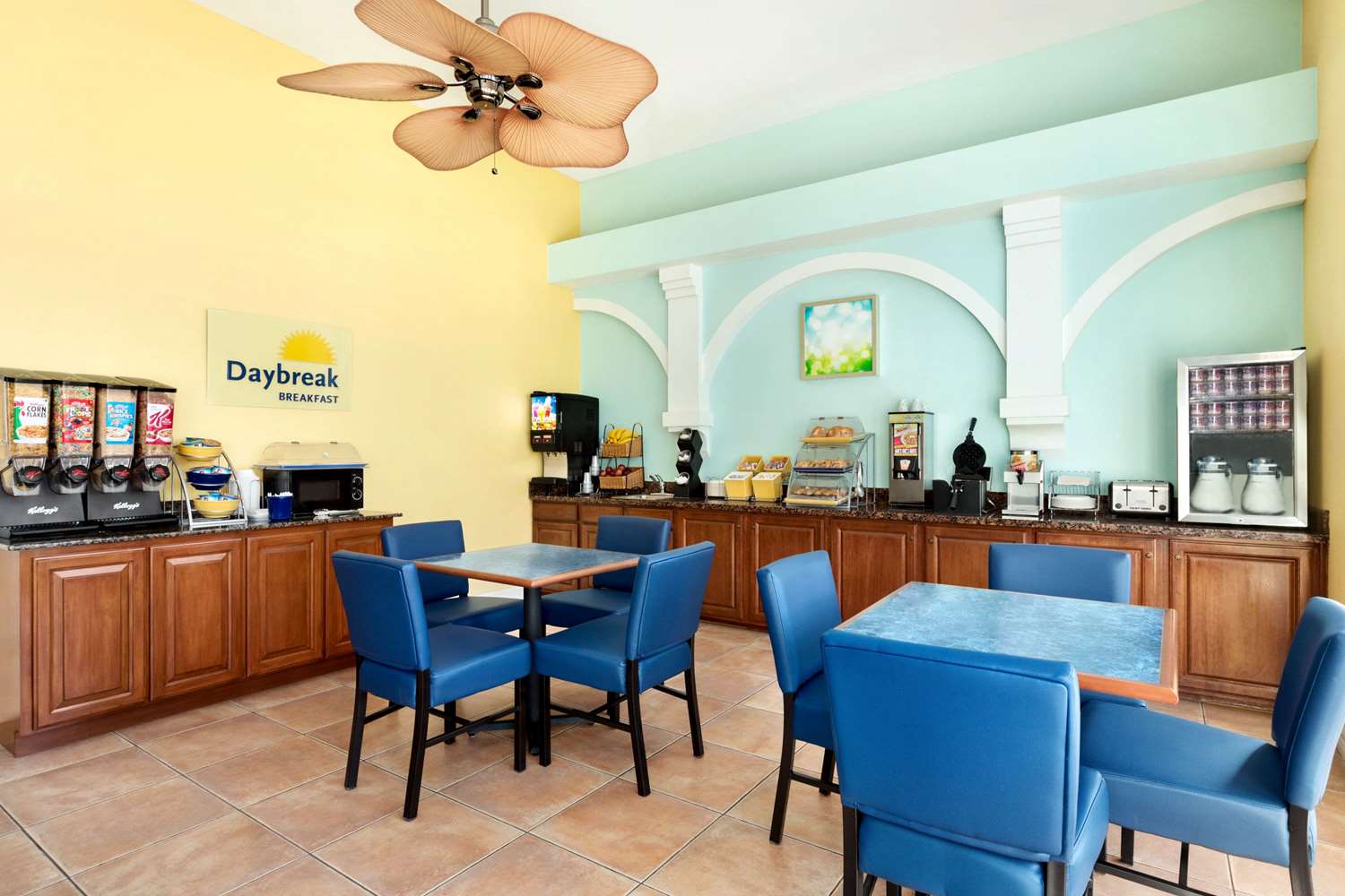 Days Inn by Wyndham Port Aransas TX 26/34