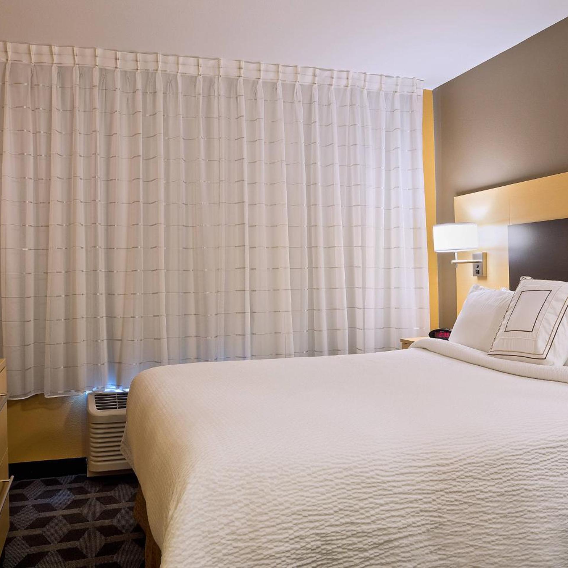 2 Bedrooms, Suite