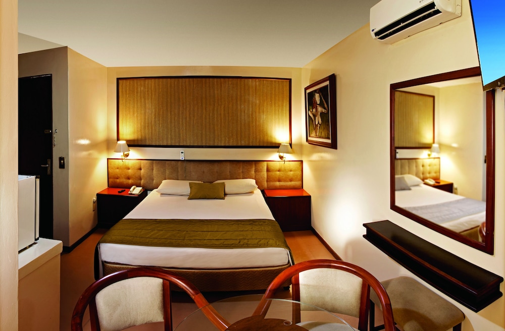 LIRA HOTEL 18/63