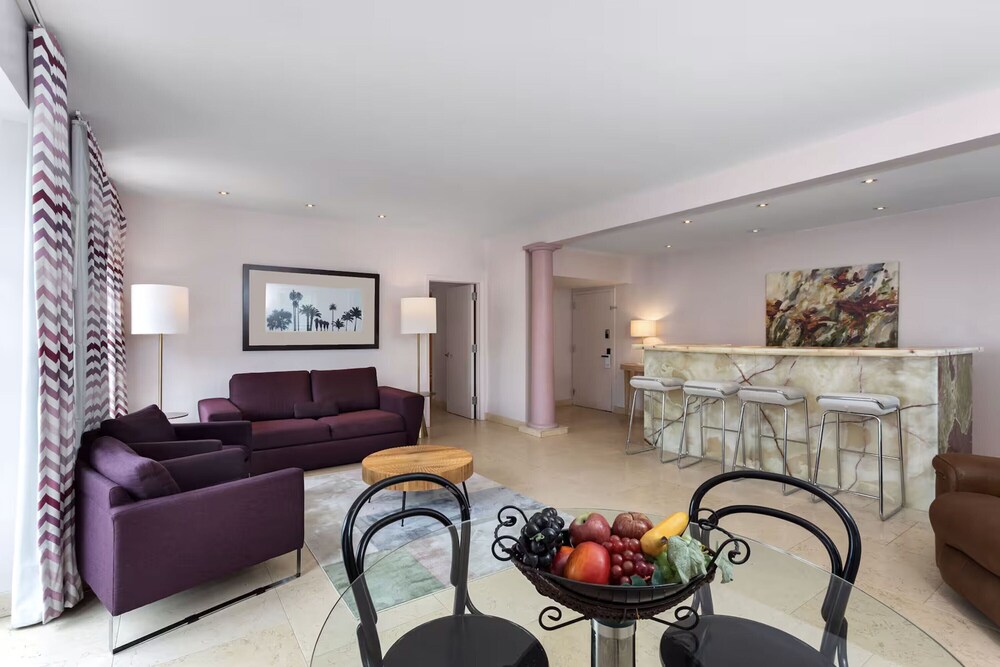 The Astor by LuxUrban 18/30