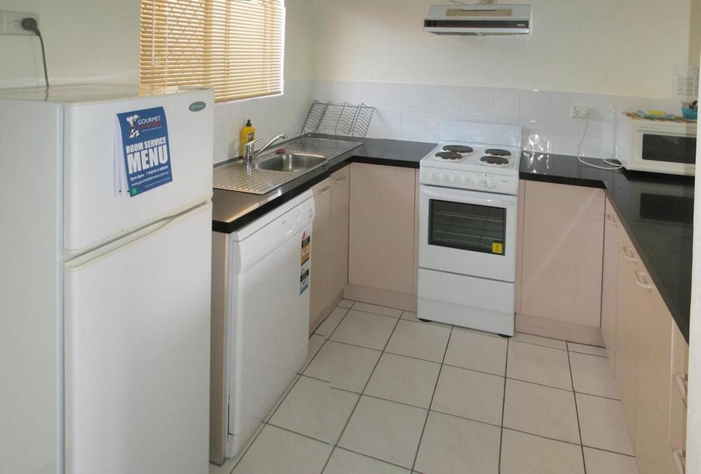 TRADEWINDS MCLEOD HOLIDAY APARTMENTS 26/43