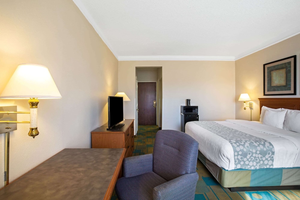 La Quinta Inn Suites Round Rock North 15/41