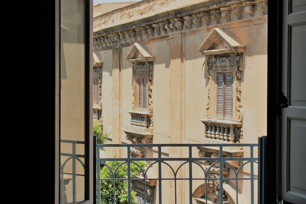 ZIBIBBO SUITES & ROOMS 7/76