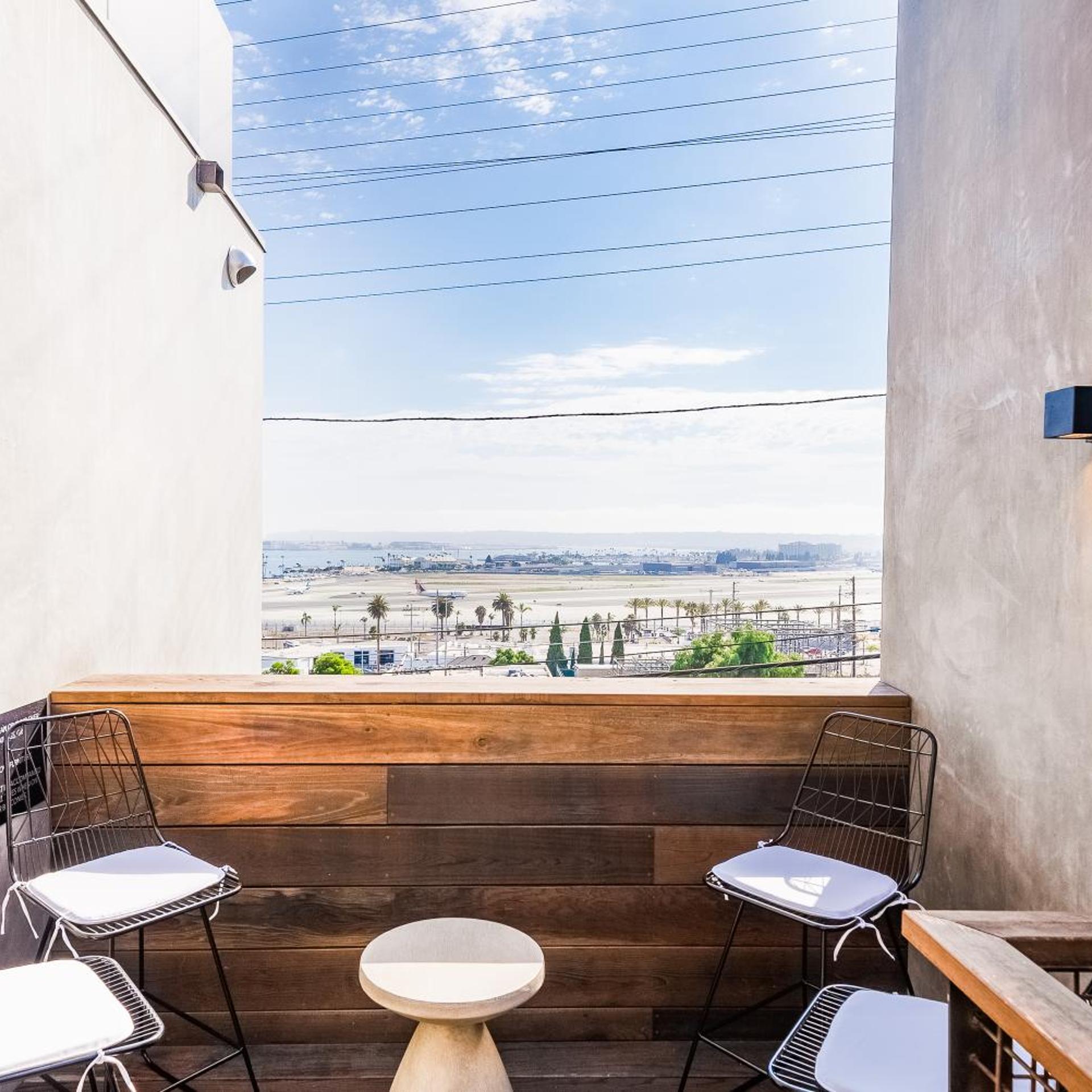 City24 Condo Hotel Little Italy Mission Hills 35/49
