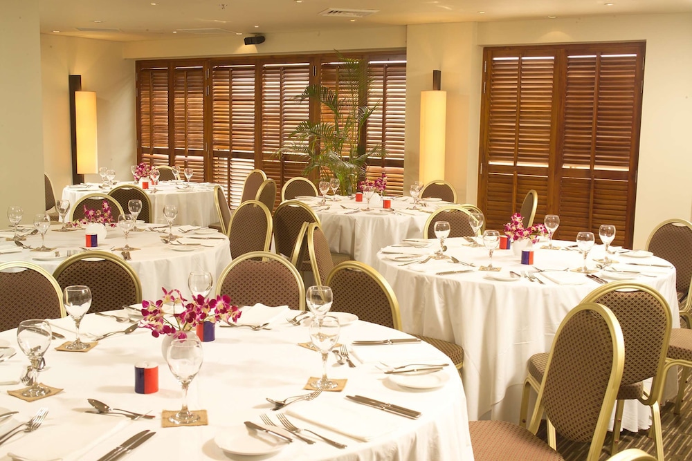 Radisson Blu Dhaka Water Garden 65/83