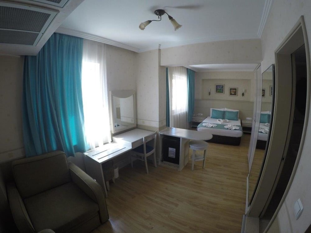 Almena Hotel 9/17