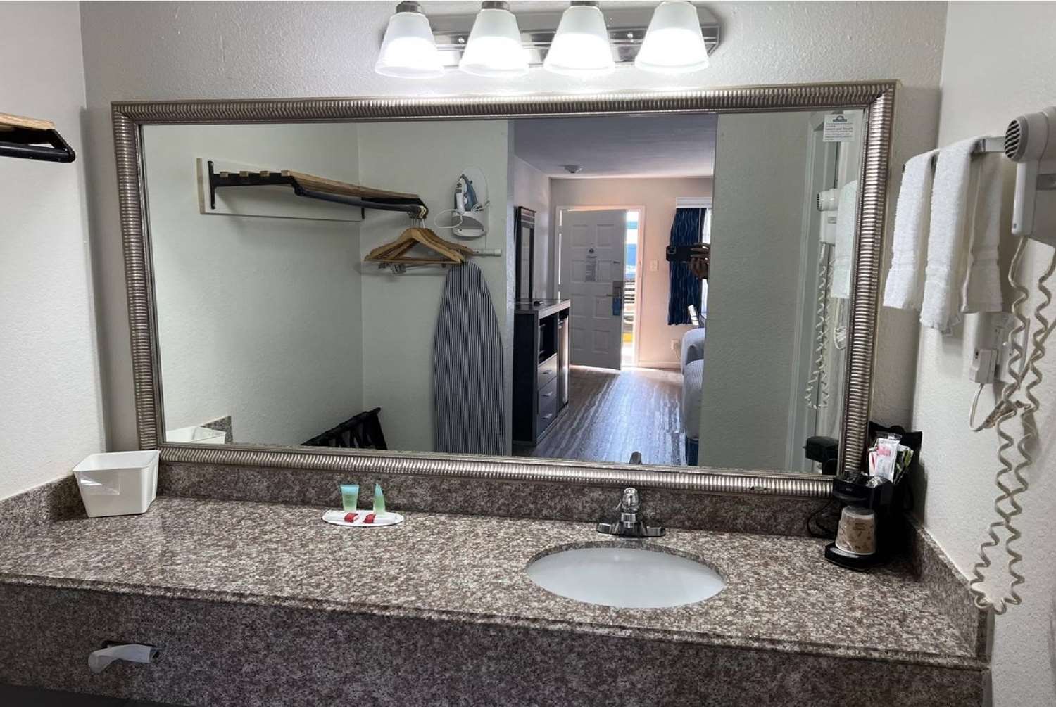 Days Inn By Wyndham Orange 24/25