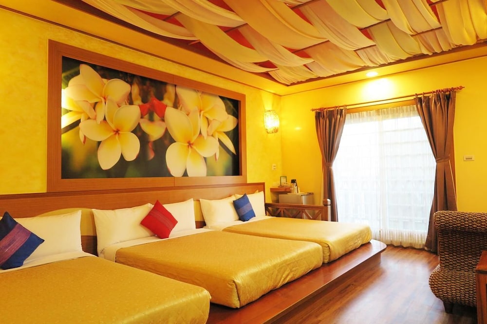 Sin Sin Hotel I 6/50