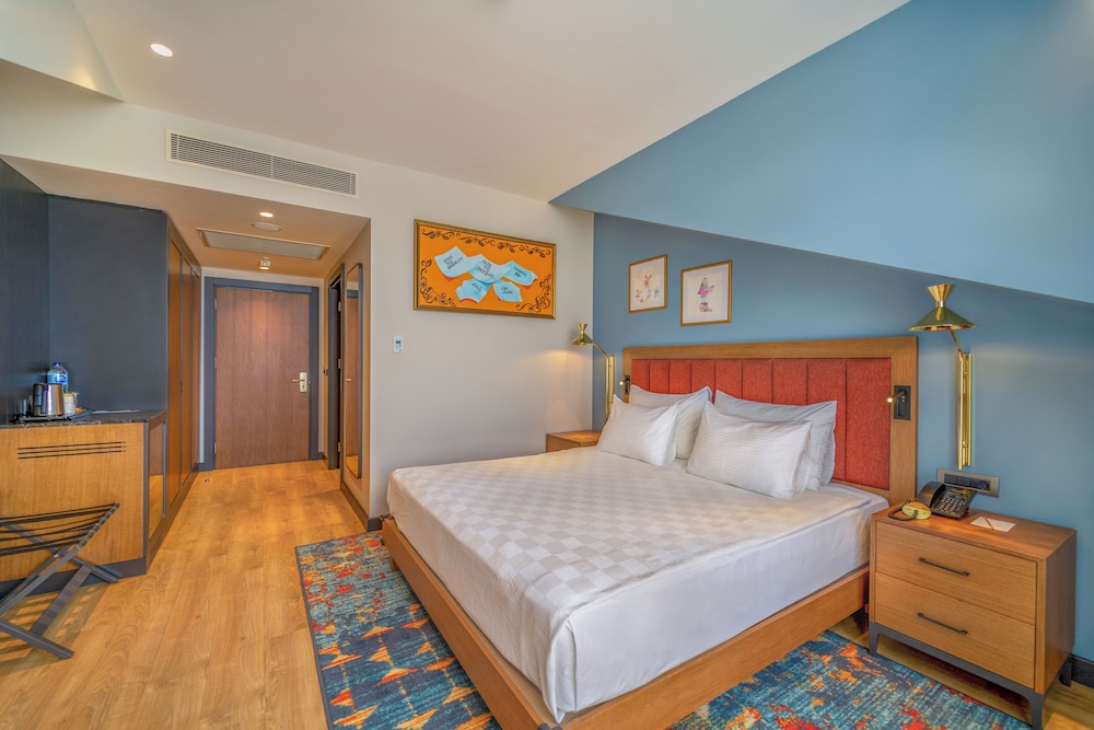 DELUXE ROOF ROOM - SEA VIEW