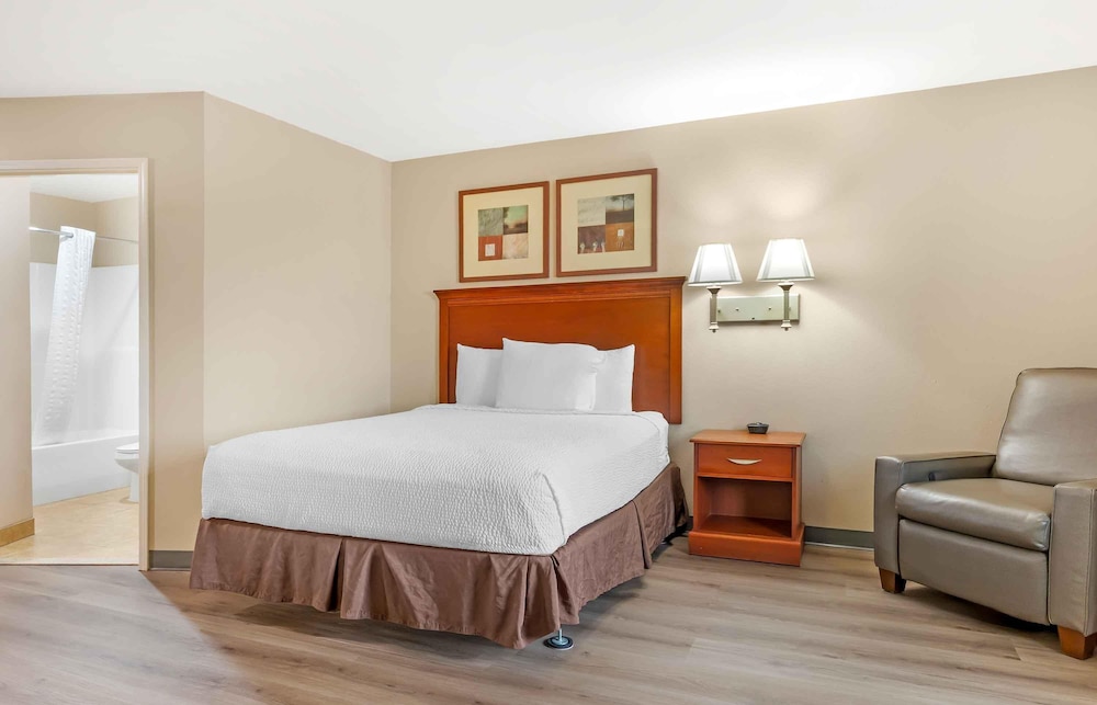استوديو بسرير كوين، CANDLEWOOD SUITES BARTLESVILLE EAST 3/8