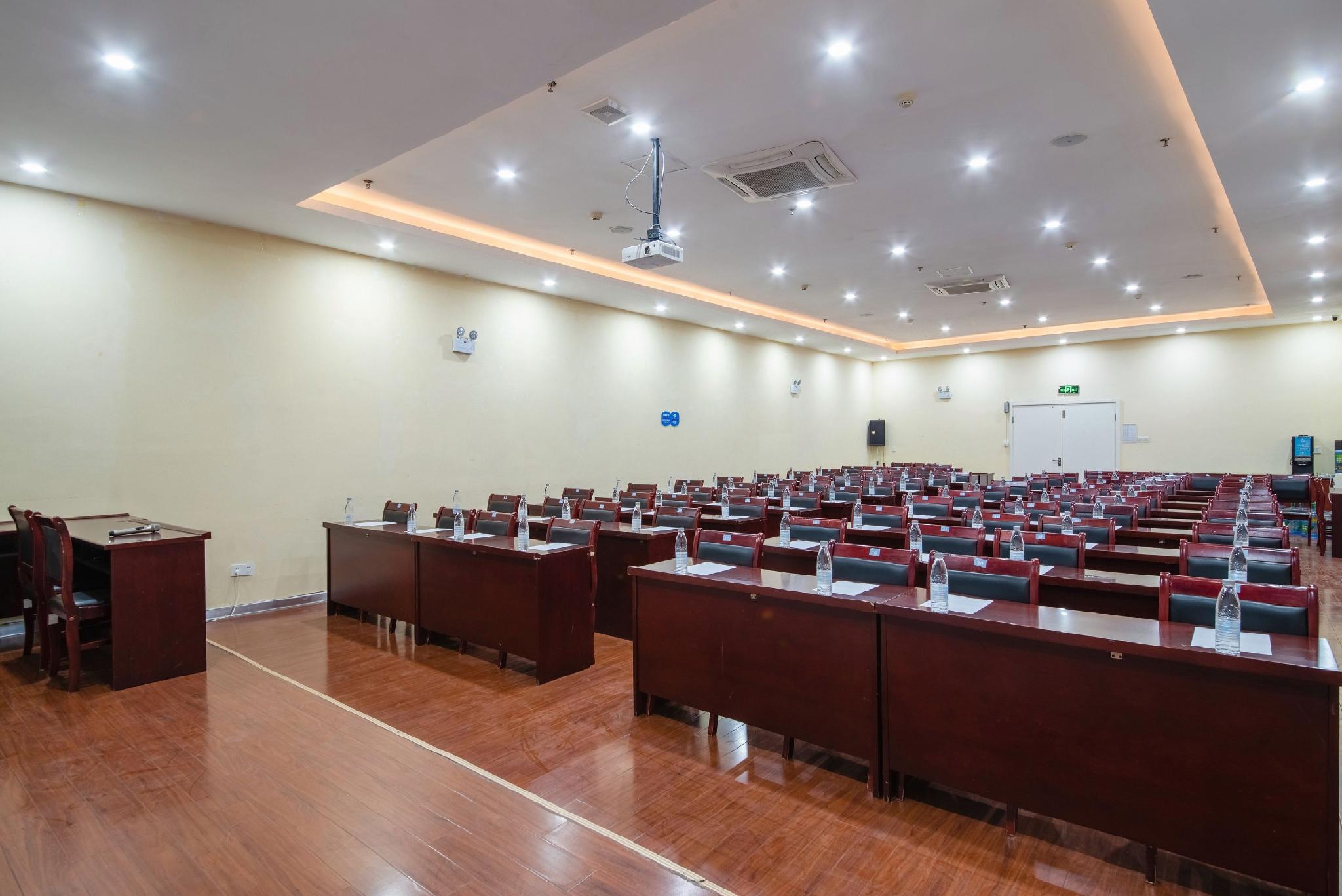 Hanting Hotel Kunming Stadium Metro Station 24/44