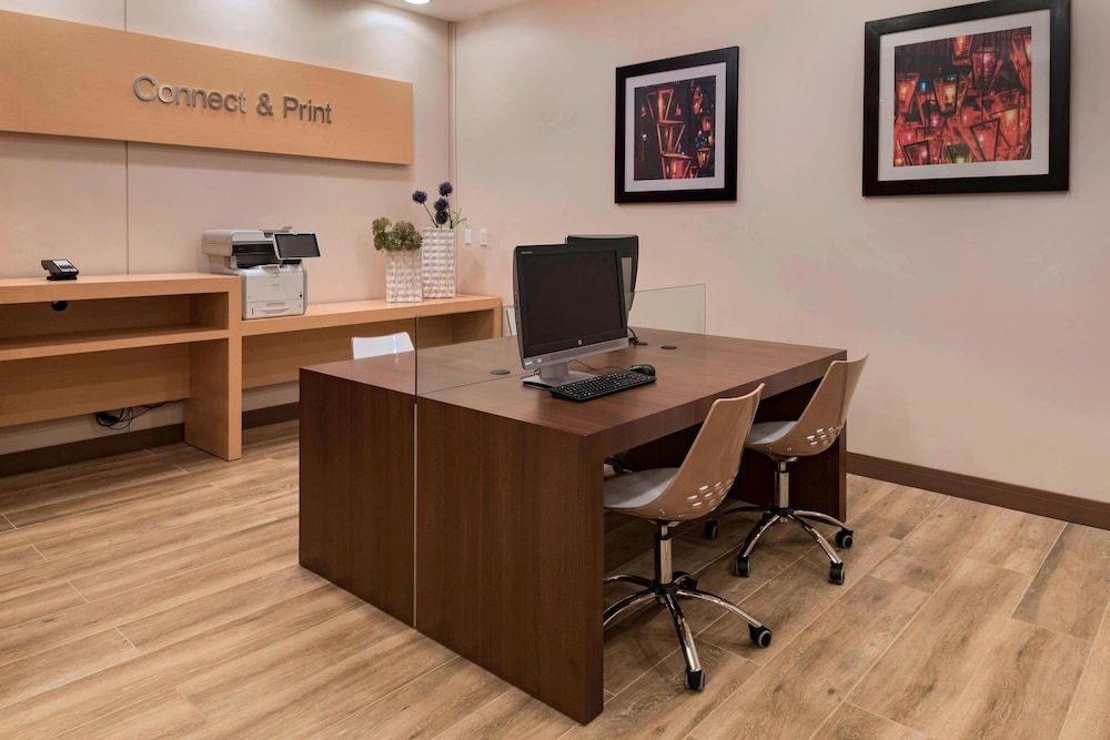 FAIRFIELD BY MARRIOTT SAN SALVADOR 30/32