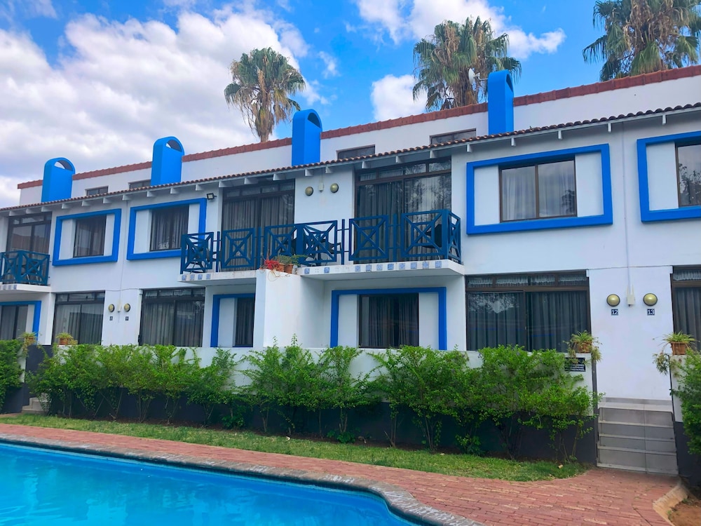 Elephant Springs Hotel &amp; Cabanas 2/80