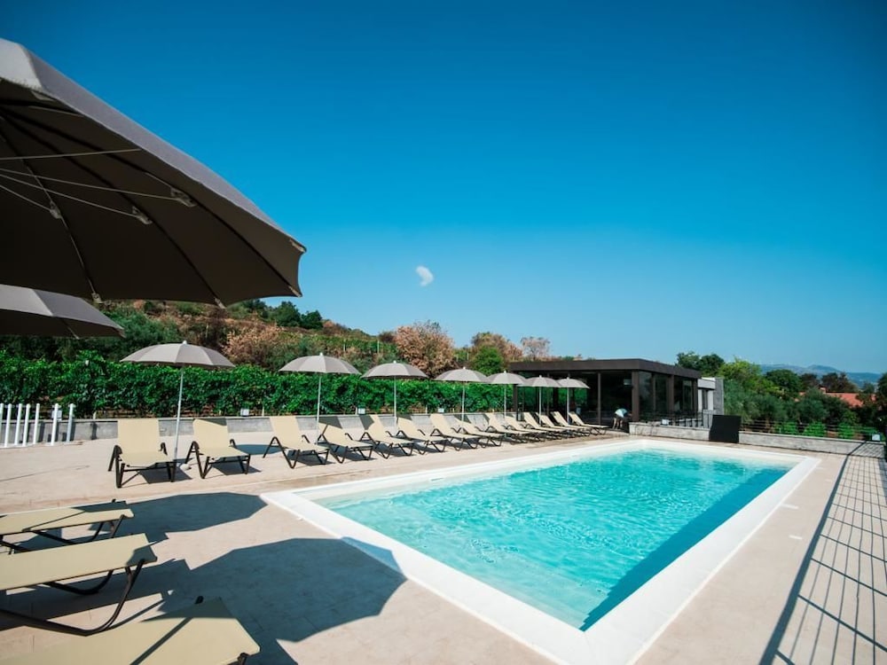 Cavanera Etnea Firriato Hospitality 40/68