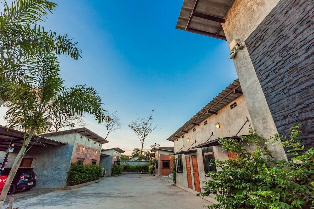 Paradiso Boutique Resort 10/17