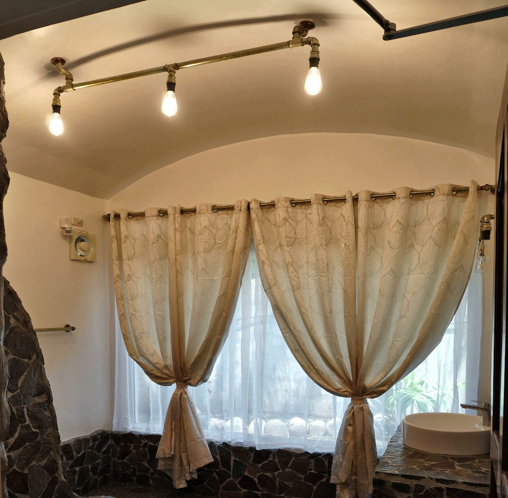 White Chocolate Hills Resort 27/72