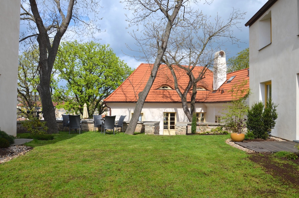 Bellevue Hotel Karlov 56/66