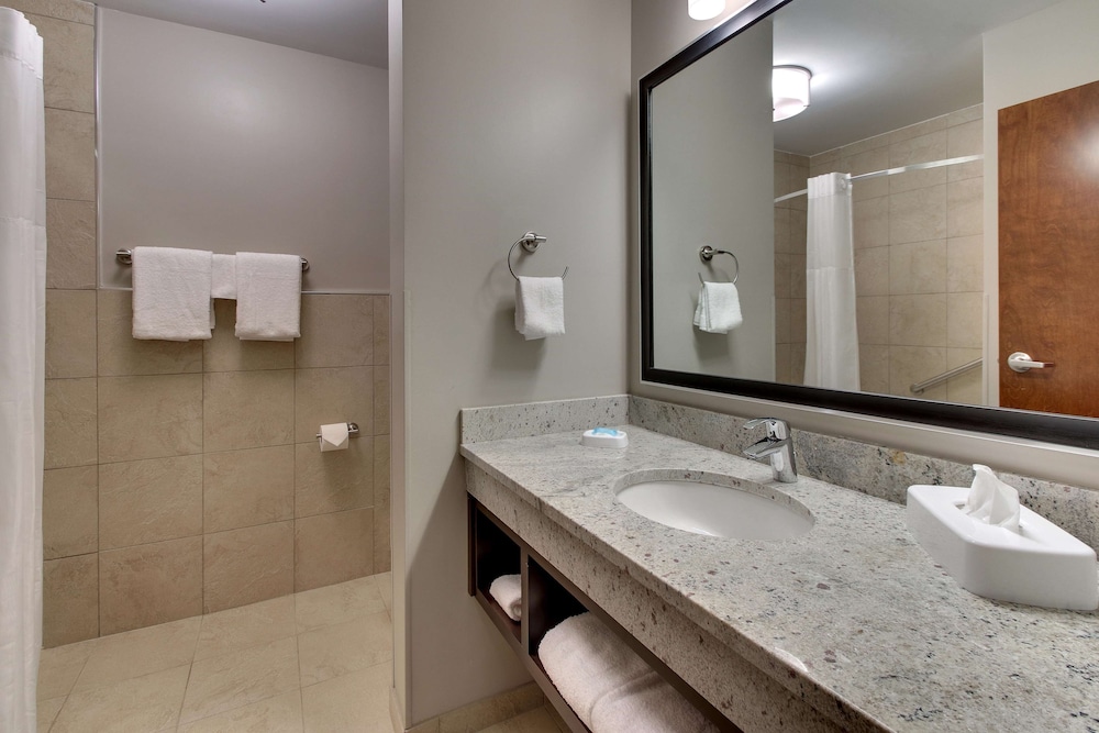 Drury Inn & Suites Columbus Polaris 49/50
