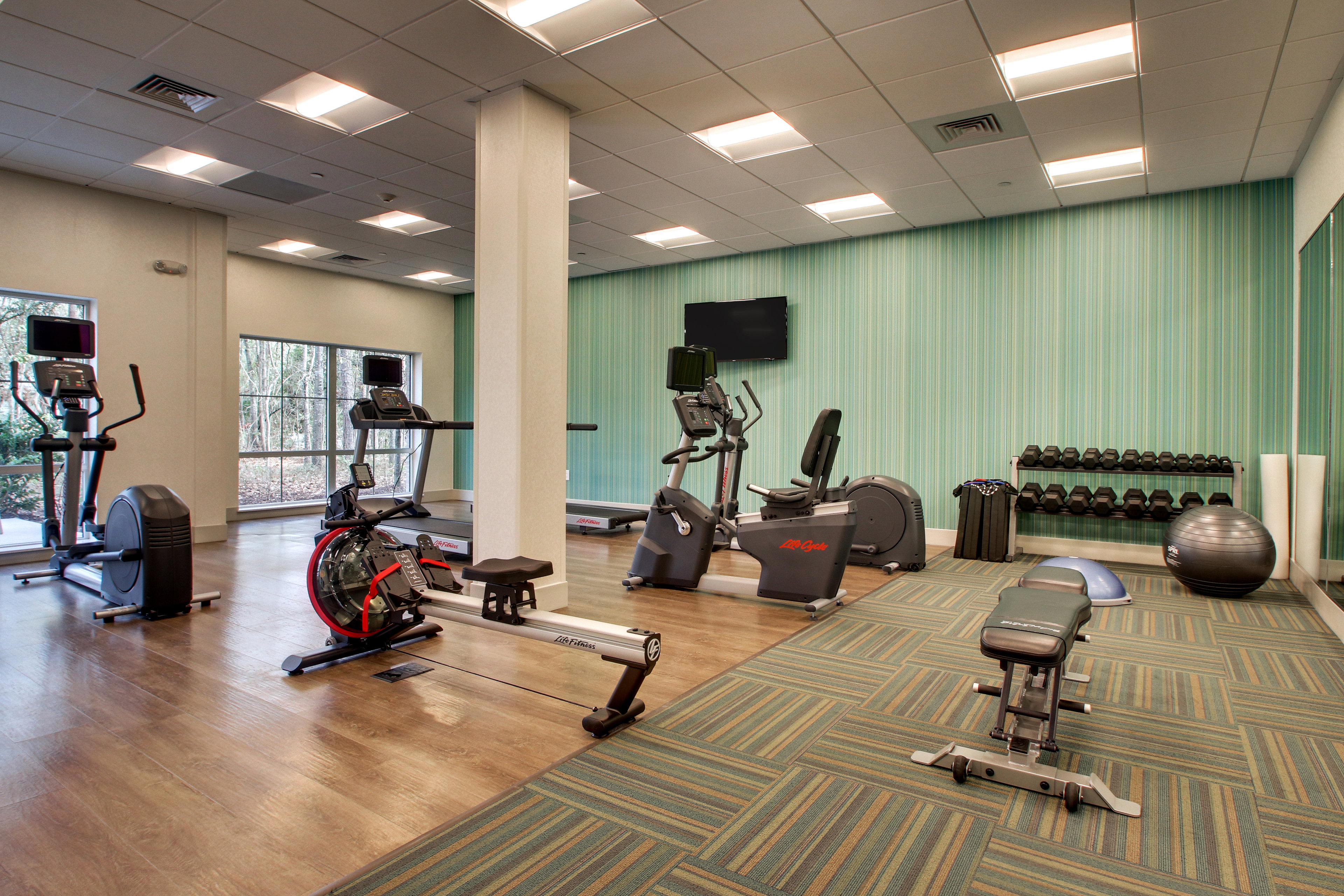 Holiday Inn Express Suites Charleston Ne Mt Pleasant Us17 26/40