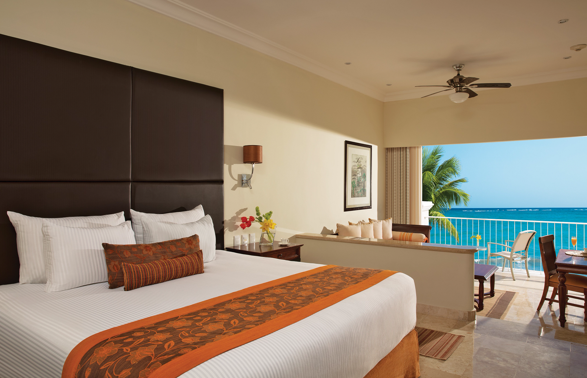 Junior Suite, King Bed, Ocean Front