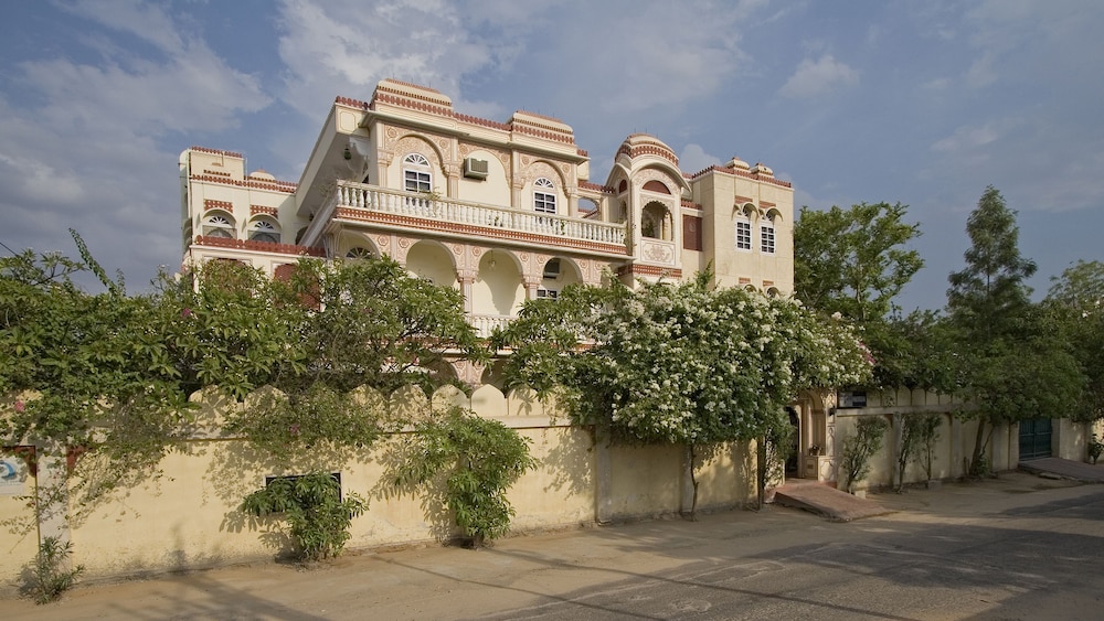 Hotel Madhuban 8/51