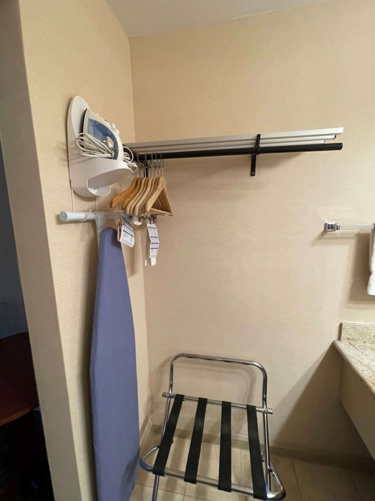 Surestay Plus Hotel By Best Western Mountain View 48/70