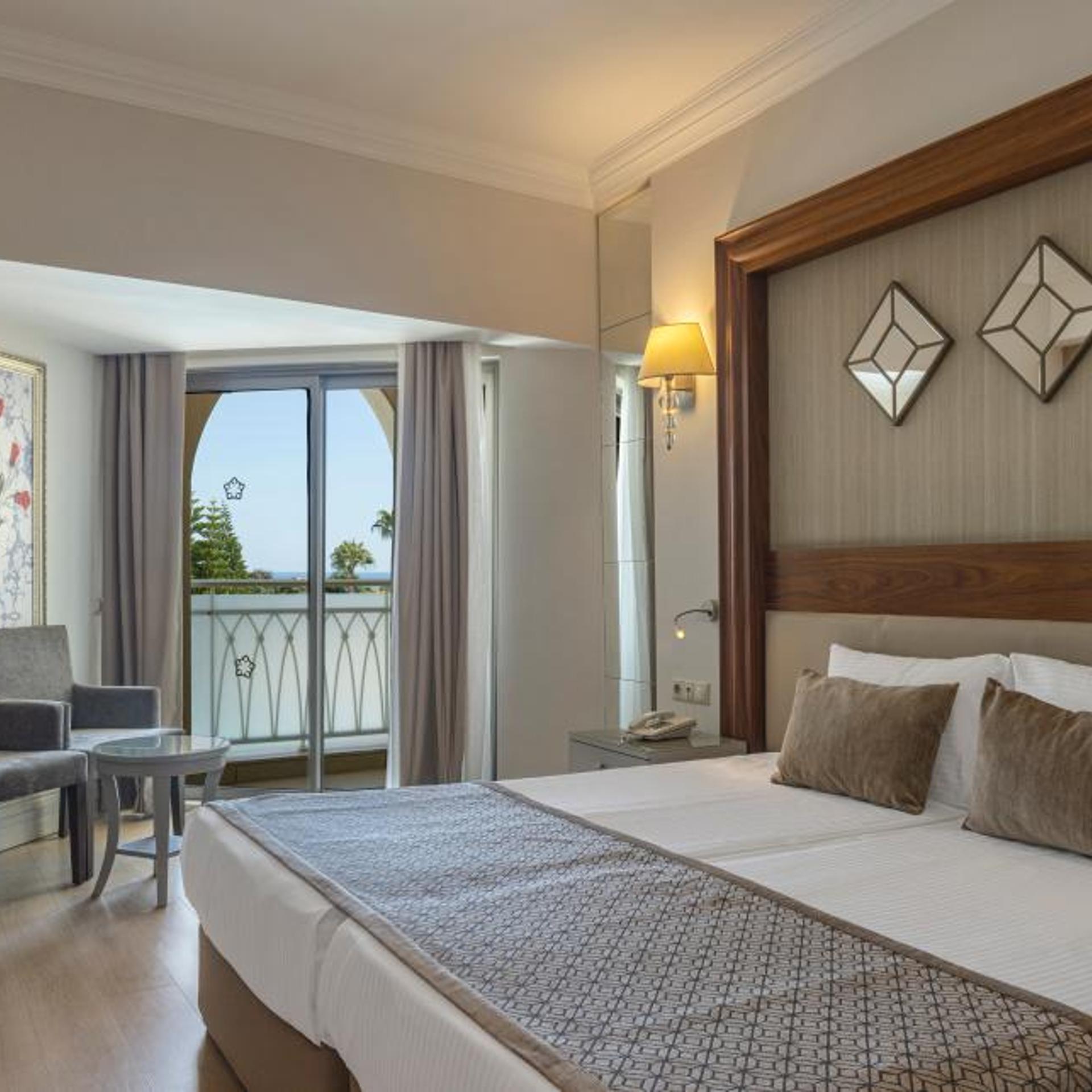 Room, Double or Twin Bed, Sea View