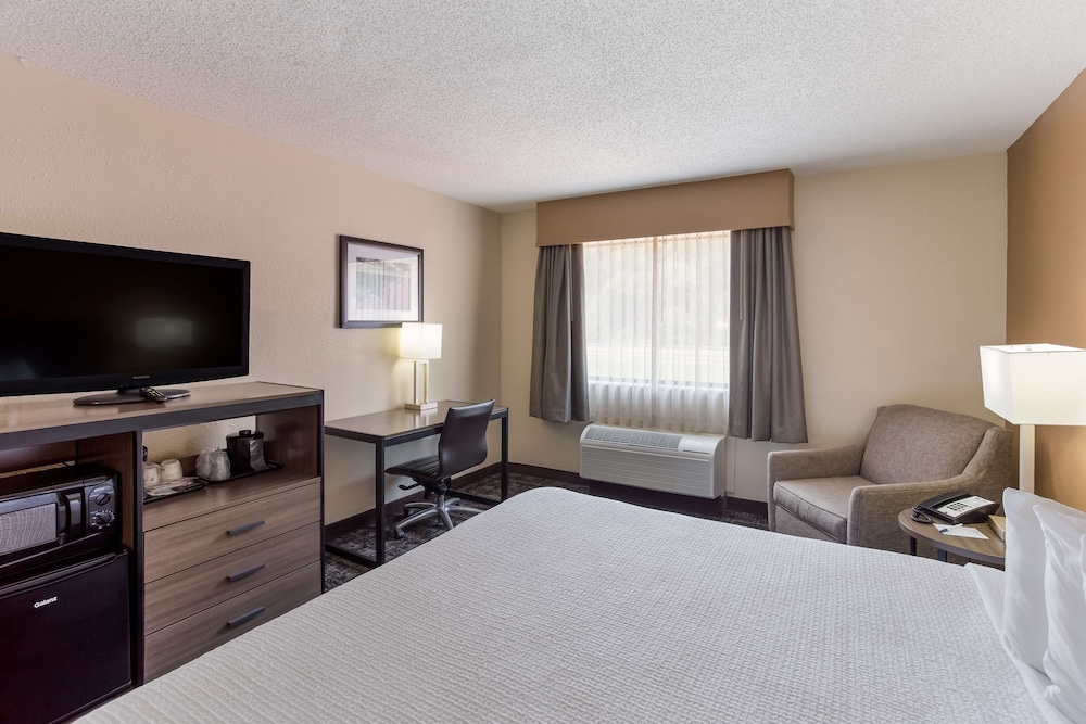 Best Western Logan Inn 15/31