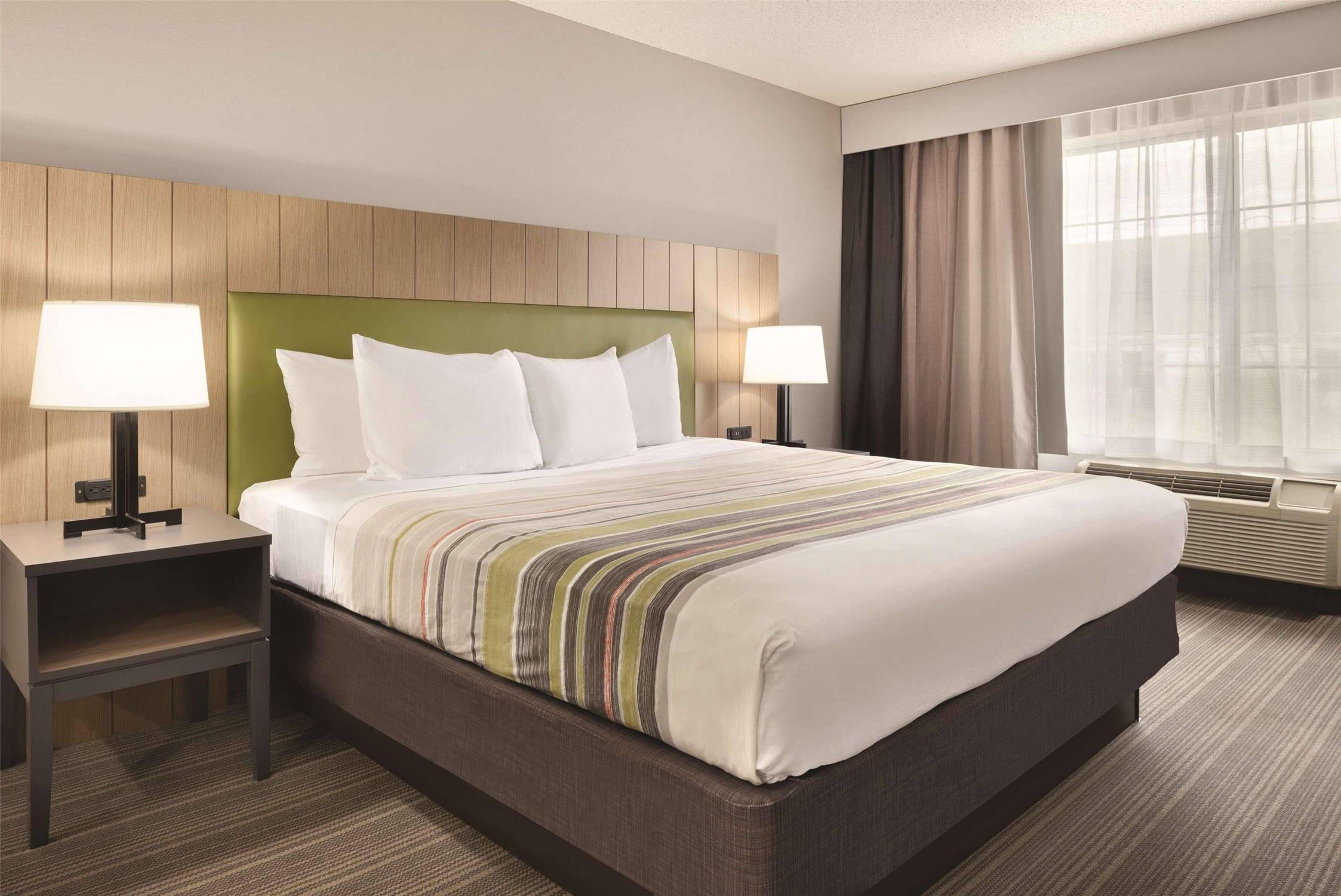 Country Inn & Suites by Radisson, Merrillville IN 15/35