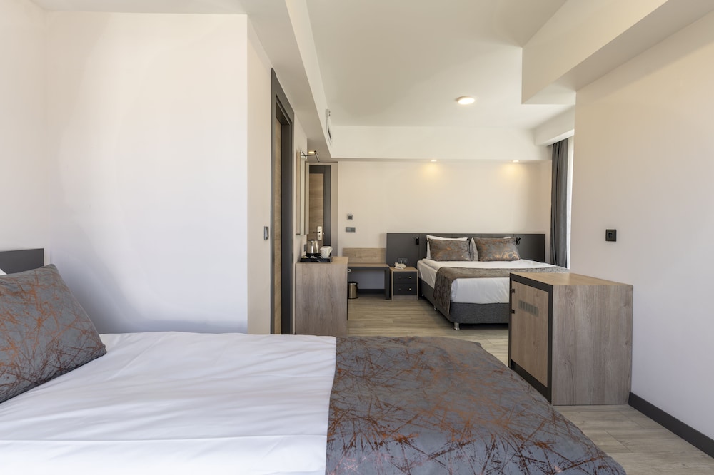 Irenic Hotel 27/49