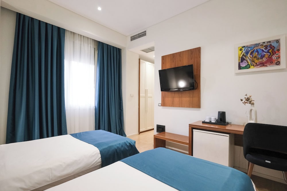 GOLDEN CITY HOTEL 23/66