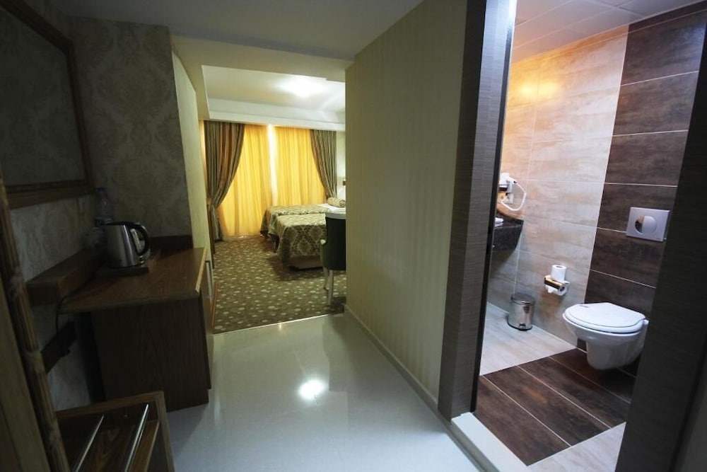 Grand Corner Boutique Hotel 14/45