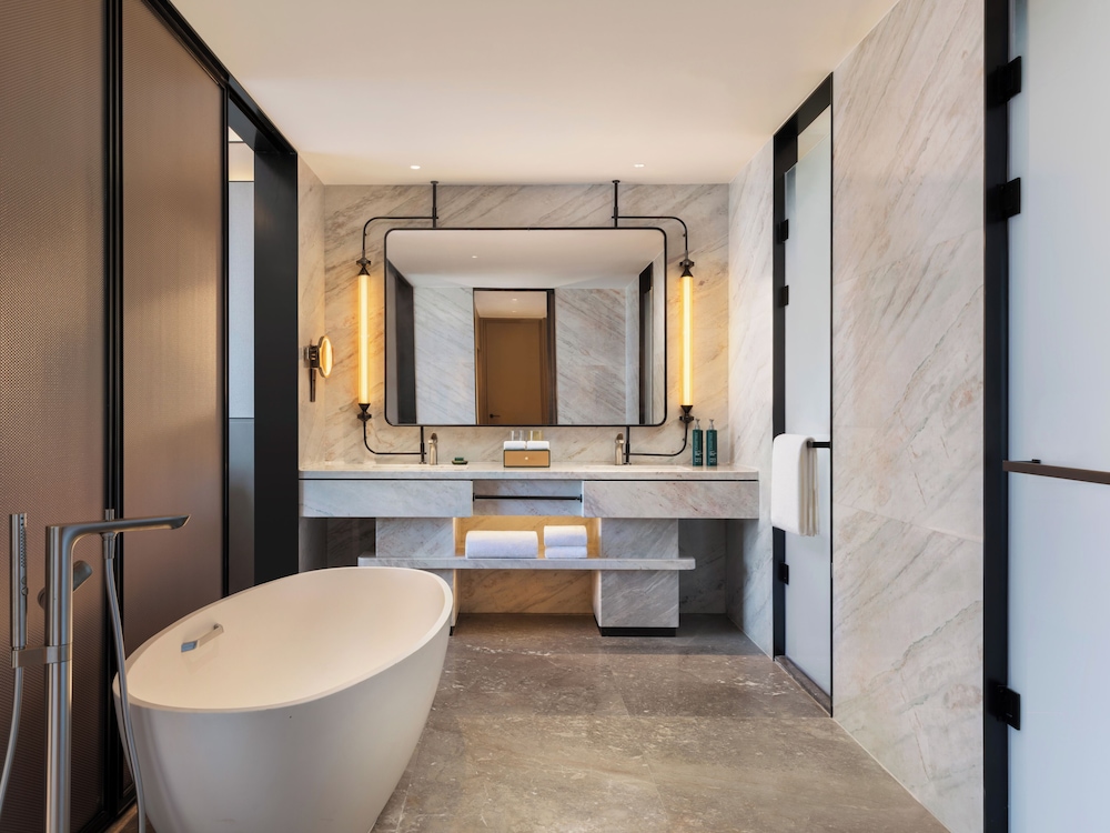 DoubleTree by Hilton Zhengzhou Airport Aerotropolis 41/43