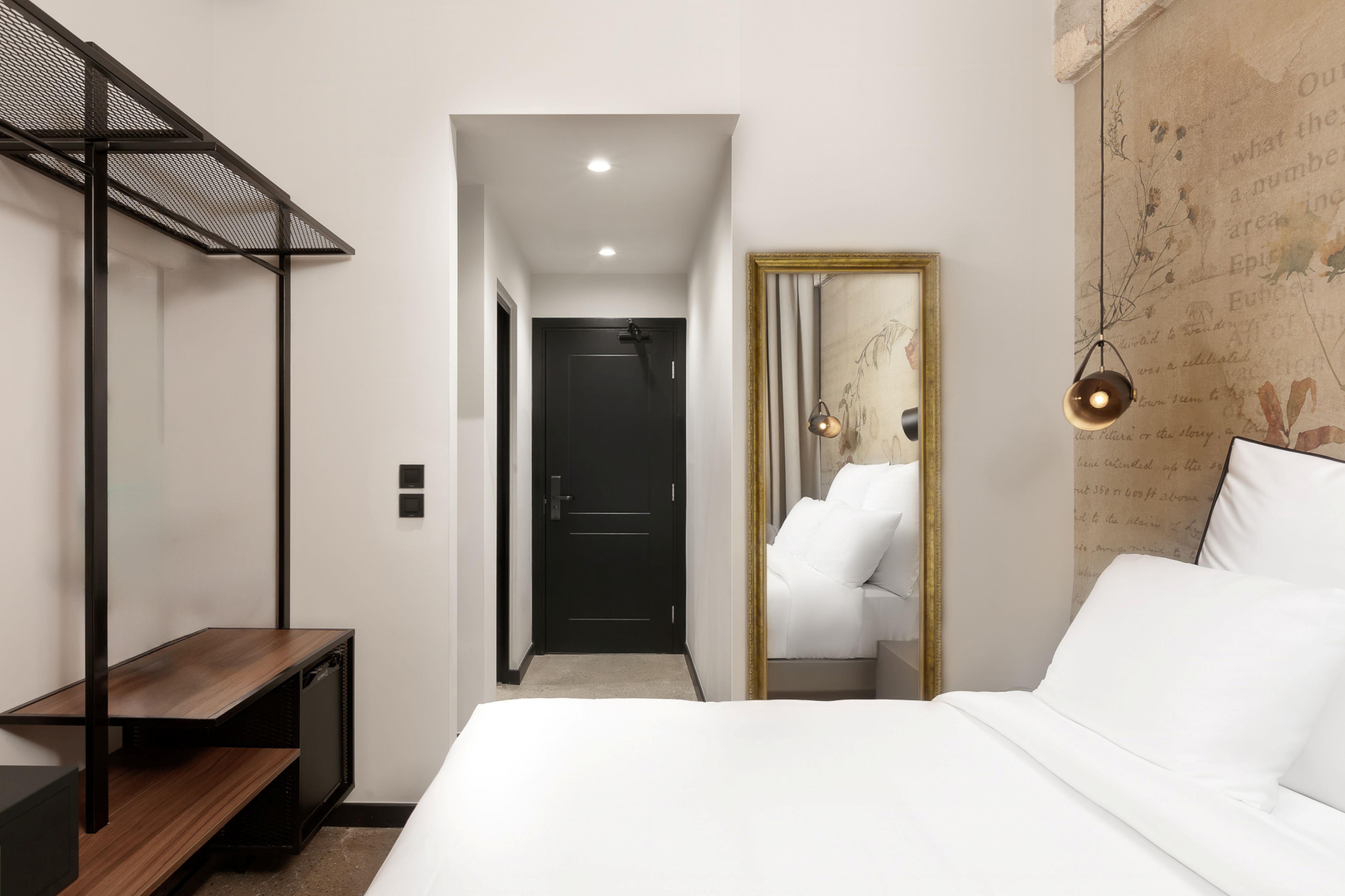 Deluxe, Queen Bed