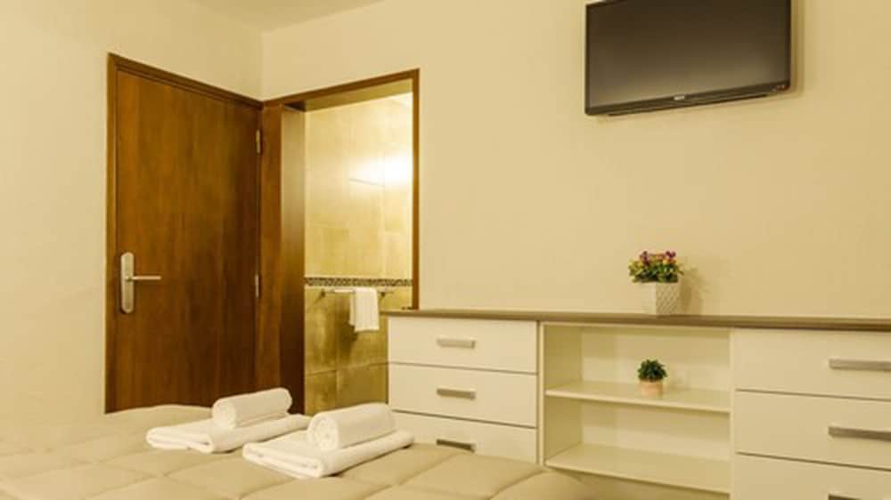 Wooden Hotel 21/27
