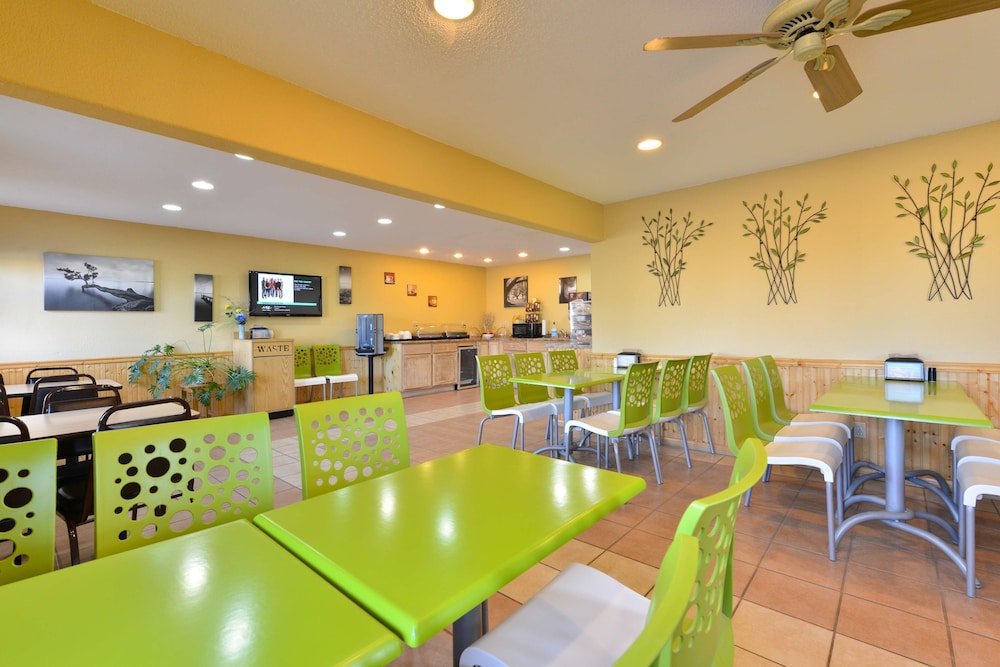 Americas Best Value Inn-Wall 9/29