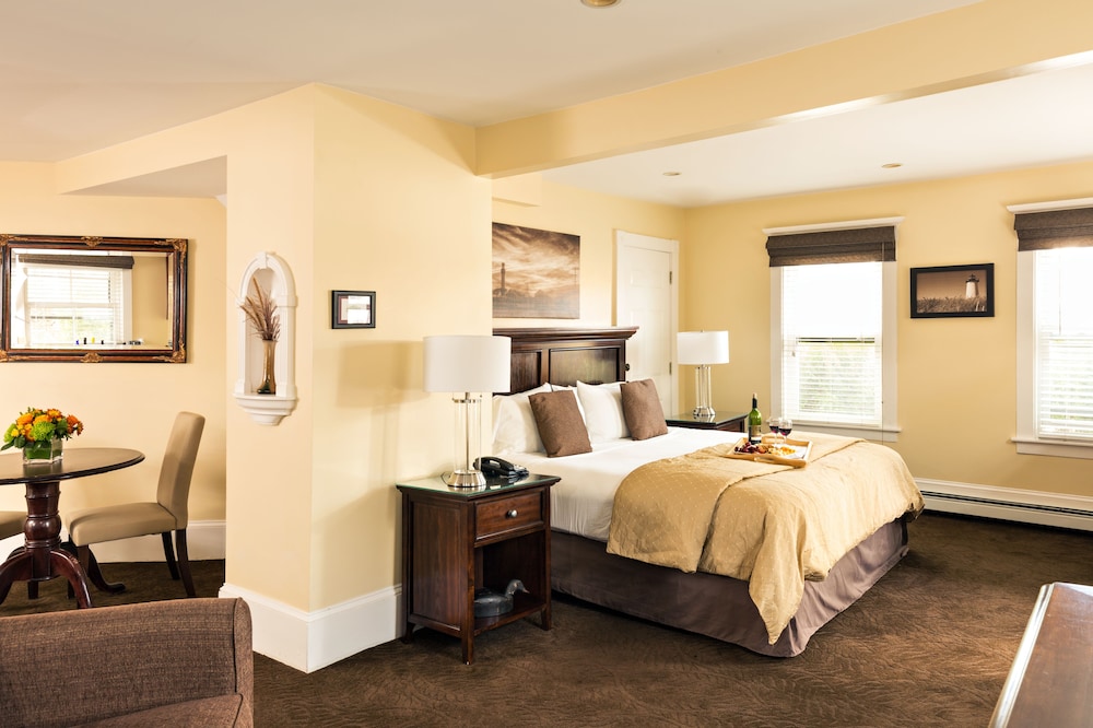 Crowne Pointe Historic Inn Spa 15/75