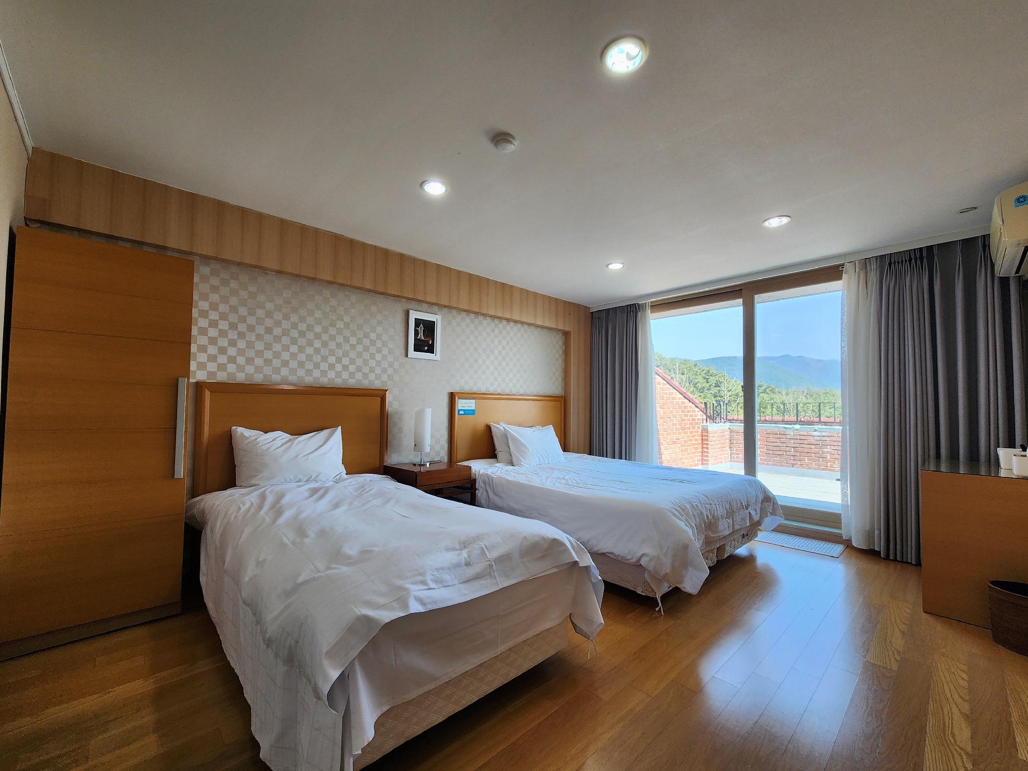 Special, Suite, Single Bed