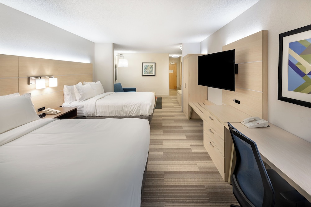 Holiday Inn Express Hotel & Suites Daphne 27/74