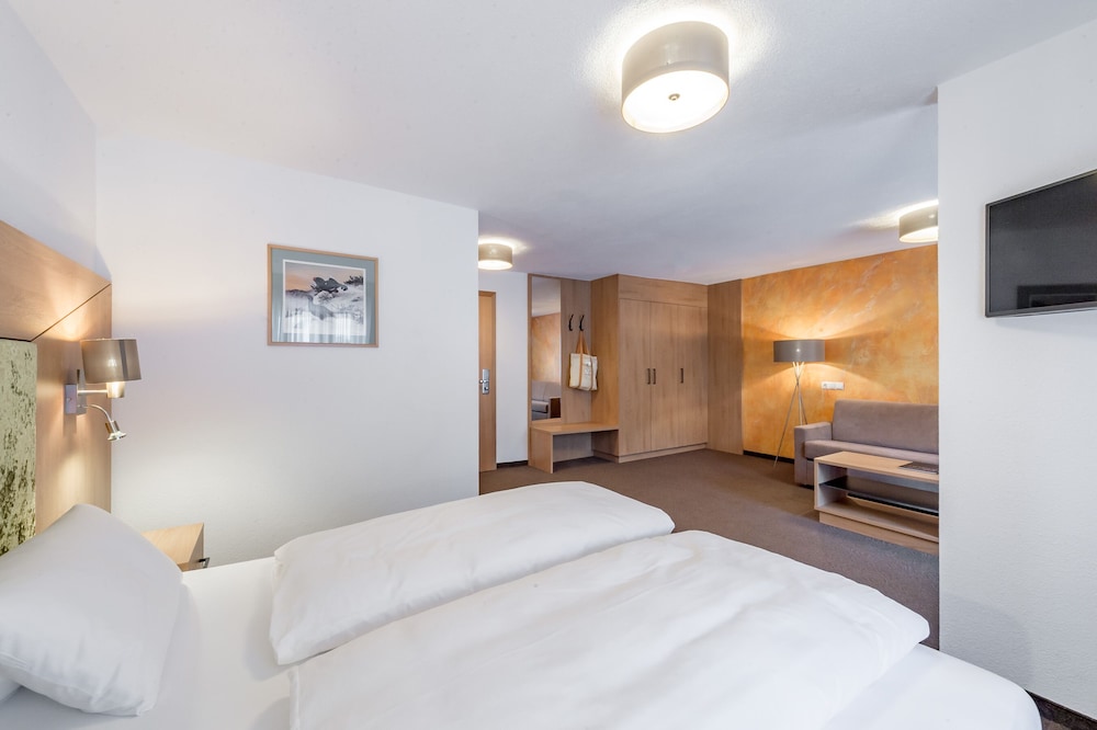 Hotel Tyrol 15/58